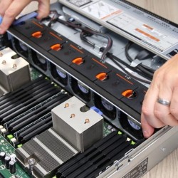 Server Dell R720xd 24sff 2xe5-2609/2x16gb/h710pm-1gbwb/2x1100w Server Dell R720xd 24sff 2xe5-2609/2x16gb/h710pm-1gbwb/2x1100w