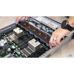 Server Dell R720xd 24sff 2xe5-2609/2x16gb/h710pm-1gbwb/2x1100w Server Dell R720xd 24sff 2xe5-2609/2x16gb/h710pm-1gbwb/2x1100w